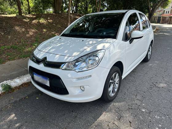 CITROËN C3 1.2 PURE TECH FLEX ATTRACTION MANUAL